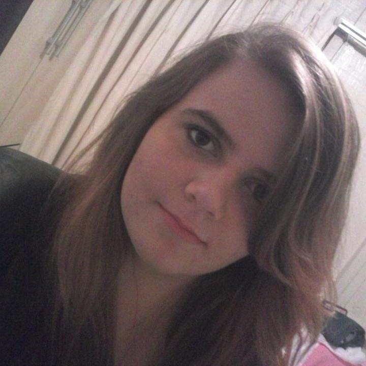 I'm Brenda | 14 years | Brazil |  Directioner S2 .
