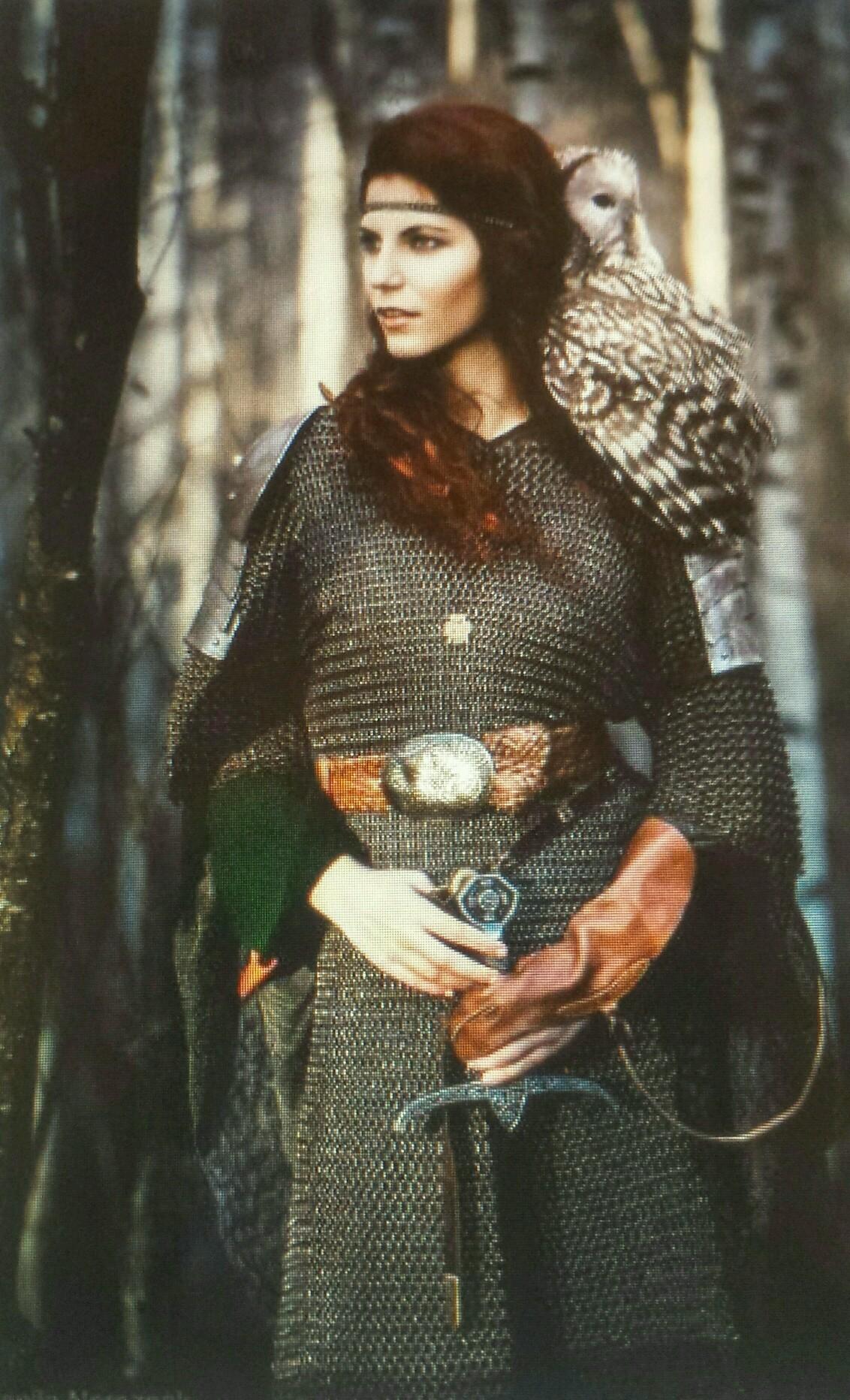 Drunk? Me? Nooo, I'm just...very happy. Loyal knight of Camelot and Arthelia.Now...Tavern time!! #Single #FemGwaine #OperationSaveMerlin