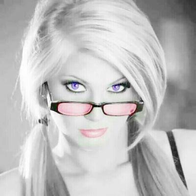 Az51Ann's profile picture. ‏‏ﻳﺴﺄﻟﻮﻥ ﻟﻤﺎﺫﺍ ﺍﻋﺸﻖ ﺍﻟﺮﻳﺎﻝ ﻣﺎﺃﺷﺪ غبائهم ﻛﺄﻧﻬﻢ ﻳﺴﺄﻟﻮﻥ ﻟﻤﺎﺫﺍ اتنفس