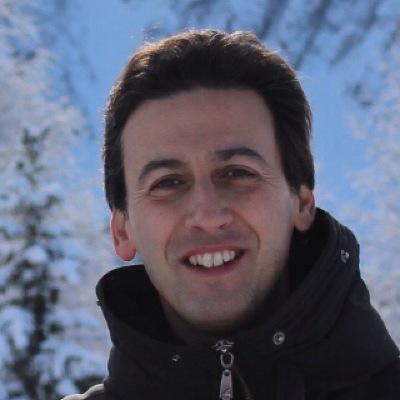 Papà, funzionario di una PA, laureato in Economia e Commercio, appassionato di calcio e di sci. I tweet sono solo pensieri e parole.