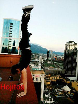 Club de Fans Oficial de @Hojitos_bam El es integrante del #PonchoBallet2015 y de Gravedad Cero