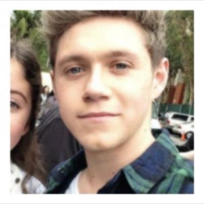 ask for a follow back on @twerkteamhoran
