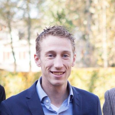 Medical physiologist (MSc, PhD) at Maastricht University: specialization: exercise physiology and exercise training. Loves cycling.