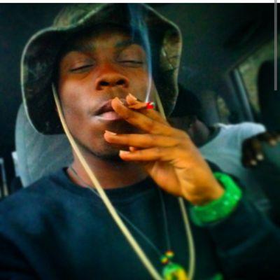 insta- g5_504 just a stoner living life #SelfMadeG #Neworleans ✈ #GramFam 
#PrayForTj