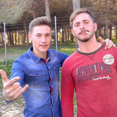 chucenero y amante del futbol desde pequeño.
17años.chucena (huelva)