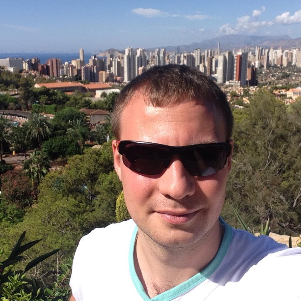 Software engineer, certified scrum master, hands-on architect passioned by startups and innovation