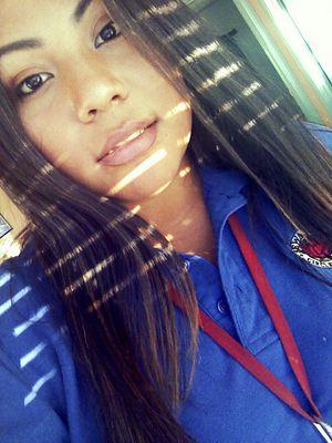 \( ^_^)/ Bottle of Rozayyy ;) Follow me and I'll follow you back ^_^