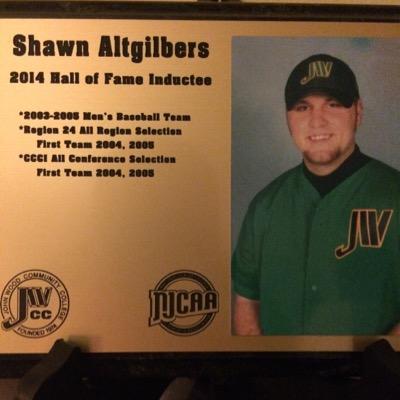 Die hard Cubs fan. Outdoorsman. Former college baseball player. 2014 HOF inductee. Karsyn’s dad, Hitting Instructor. QHS, JWCC, HLG grad.