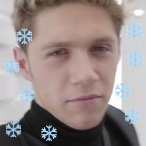 Hey, lovely! Please follow @hipsterfthoran and @escapingstyles