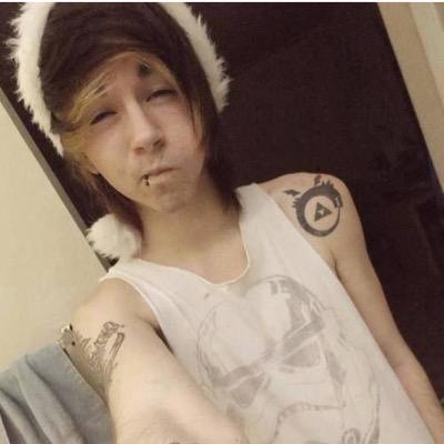 Whatsup I'm Andrew! 17 and single. *Cough* I'm Gay *Cough* :)