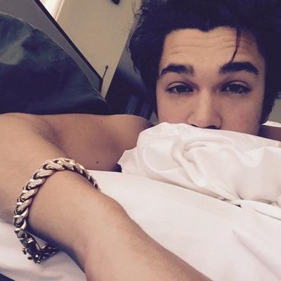 Austin brings all the Mahomies to the yard. Yeah Right our fandom is better than yours.