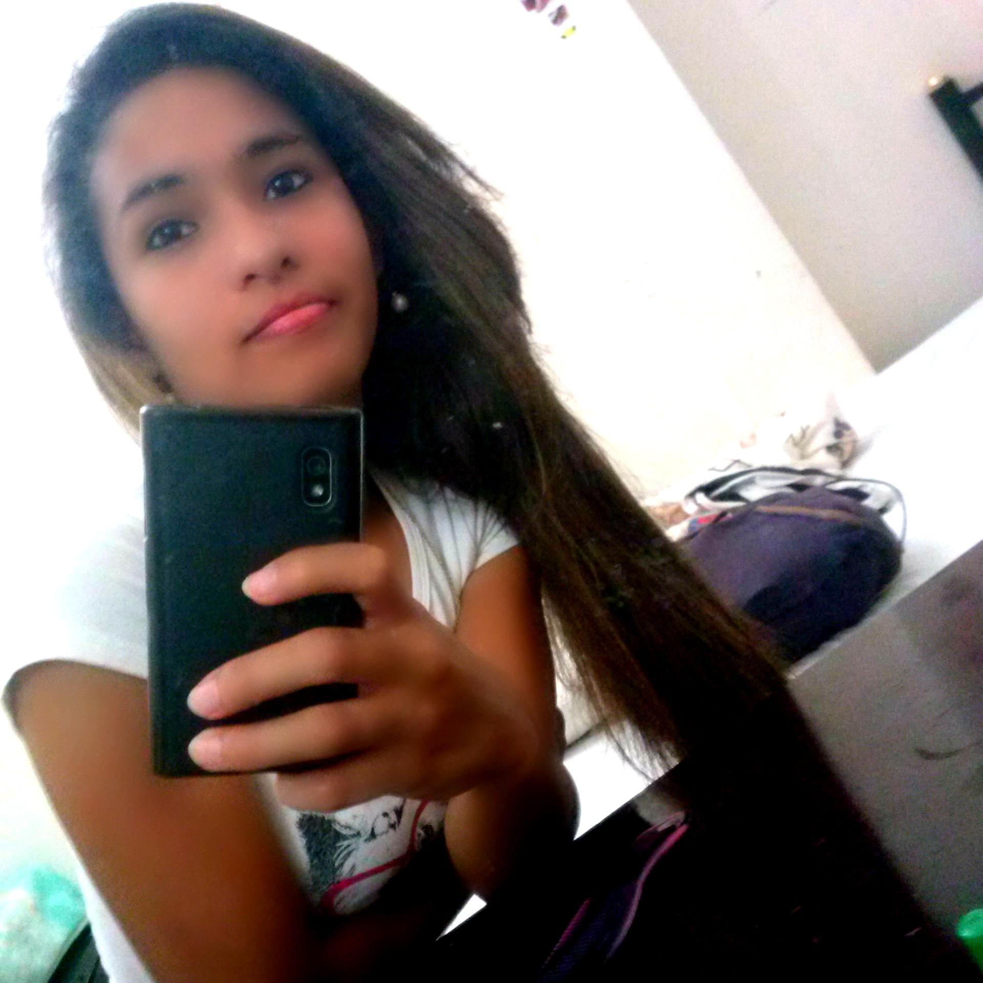 Tengo: 1♥ k llora pero no supliK  que asi como amo tb olvida. 1♥  que entiende cuando no lo kieren, parece debil pero no hay otro tan FUERT 1♥ que olvida TODO