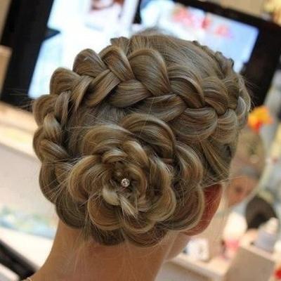 かわいいヘアメイク＆ヘアーアレンジのスタイルをアップしてます♡ゆるふわ系、カジュアル、モテ、結婚式アレンジなど。なるべく分かりやすく解説していきます♡フォロー大歓迎です♪