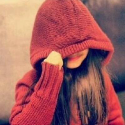 انخلقت هنُآ في عآلم تويتر لأسقي زهور الحيآه بالتفآؤل والأمل أحاول أن أروي قلوب متعبه وأنسج لهآ أجمل وطن من   الفرح ❤️