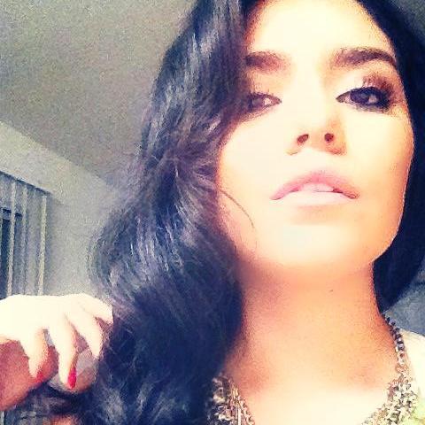 ToxicAppless's profile picture. Impulsiva, dulce, ácida, cafeinómana y algunos me confunden con un ángel hasta que conocen la otra parte.