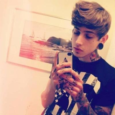 lucas ~ gay~ single / jasper ~ gay ~single / anshton ~ gay ~ single / lily ~girl~single~bi