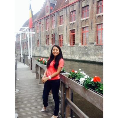 berenicediaz_'s profile picture. Smile more. Worry less