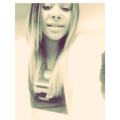 Lovejune17th's profile picture. Follow me i follow back