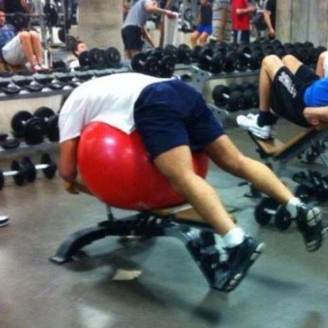 All your awkward moments and thoughts while at the gym...
