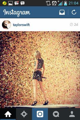 Love @taylorswift13 and @ddlovato an i'm STAY STRONG ♡♥