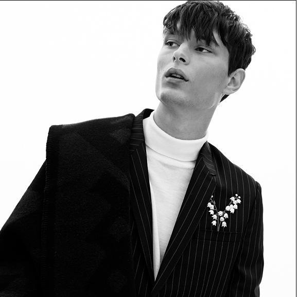 Freelance stylist based in Seoul South Korea, Fashion Editor