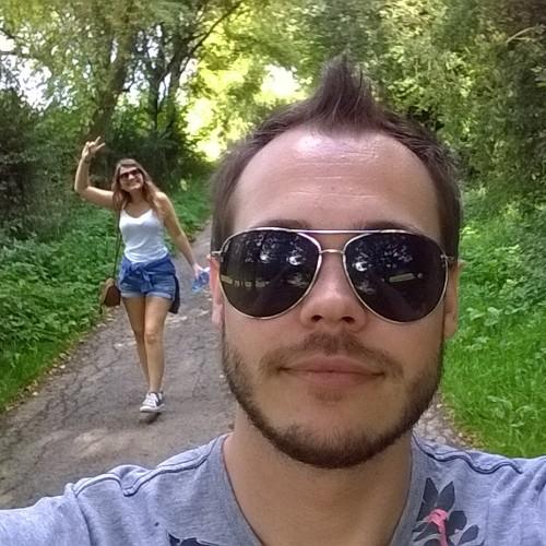 Lionysos's profile picture. Mes tweets, ma pensée 💯