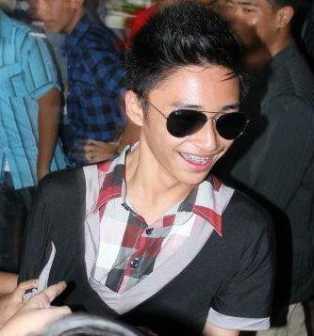 SMA Al-Izhar | Garis Keras | Skateboarder | Promote for follback