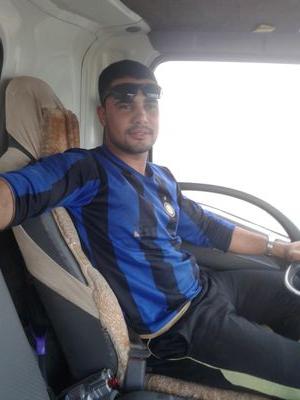 الطيار واحد بس