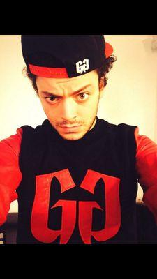 Compte consacré à @kevadamsss. #VoilàVoilà en tournée, #Soda sur W9, #KickOn, #AladinLeFilm en 2015 au cinéma.