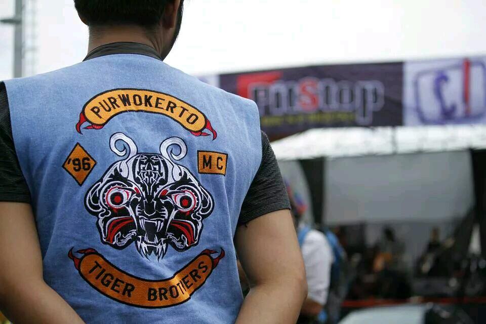 Member of @PTB96_Pwt | PTB-09-080 | HTCI (Honda Tiger Club Indonesia) | Touring | Brotherhood | Accounting Unsoed *Graduated*