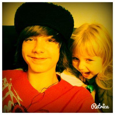 HEYitsME_DAKOTA's profile picture. Not active a lot.