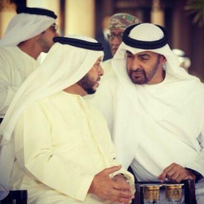 •
•
• أبـْرك السّـاعــات و أطْـيـبهـا 
يوم أشوفـك يا بعـد عمــري
راحـــة الدنـيــــا أحـسّ بهـا 
في وجـودك ياسنـا البــدري

#مساء الخير#