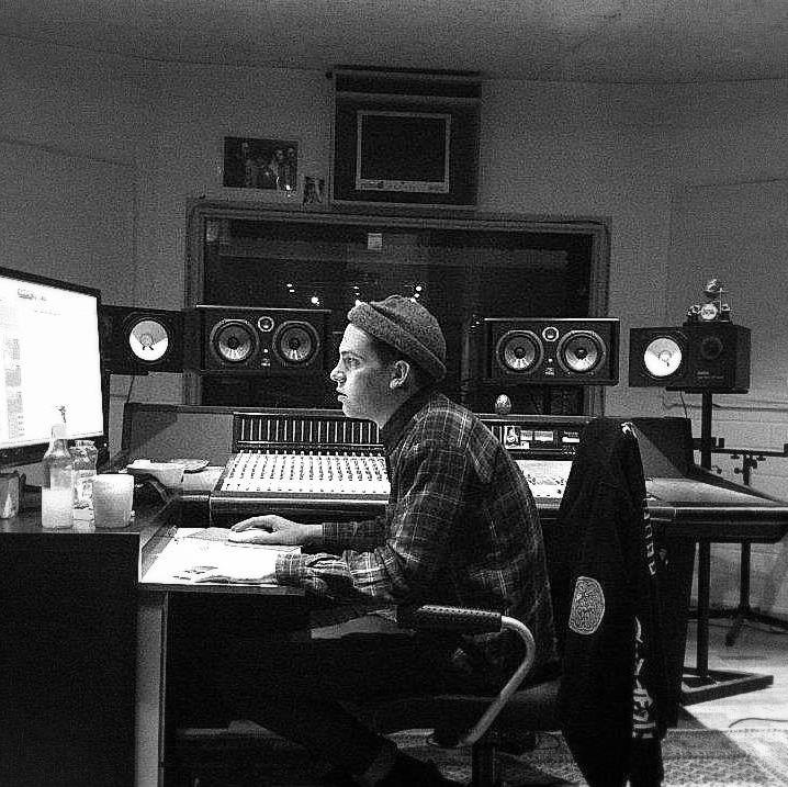 Tony_FennAudio's profile picture. Recording|Mixing|Mastering|Restoration by Tony Fenn James. Full member of the music producers guild and fan of all things noisy and not.