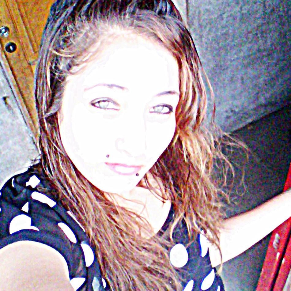 Solo Busco Mi Felicidad Nada Mas No Me Enrriedo mas ni tampoco sufro