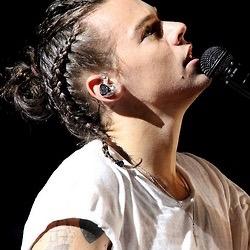 Aisha_Farah1's profile picture. Hiiiiii. Saluut. retrouver les meilleurs tweets .vous vouler rire ? par ici . English and Feench . je garde mon oeil sur les boys . je vous aimes et a toutes xo