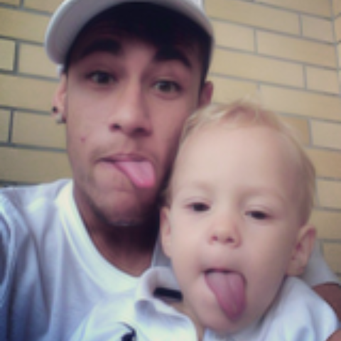 “Eu não preciso de mil motivos para sorrir, você já é o suficiente.” @neymarjr || Since: 24/09/11 ∞ ♡ ||