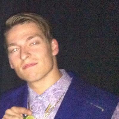 RainvilleLucas's profile picture. communication uqam, design, music, business et ami de @lowpocus