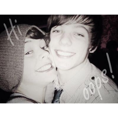•Larry is real BITCH•Selena is my Queen•I love carrots and pizza•Sono italiana yup.•