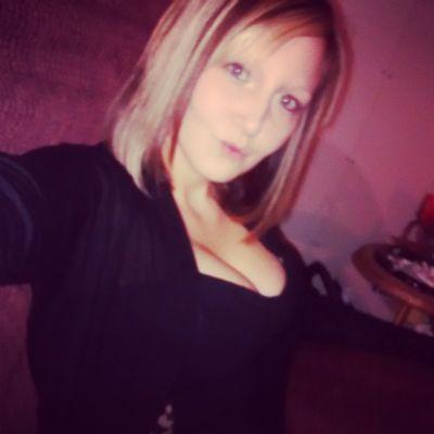 Love my life ; Im the sweetest biitchh u'll ever meet!!!
Love my three babes, Zach, Carter & Nevaeh
