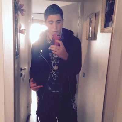 Paname 15e 
HAHAHAYCE LEMSI 
Niro, Booba ...  PSG!!! Zeh