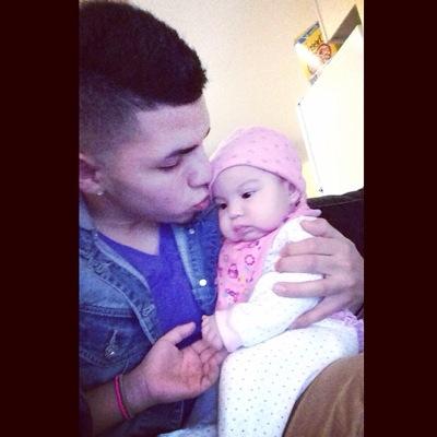 r10_castro's profile picture. 