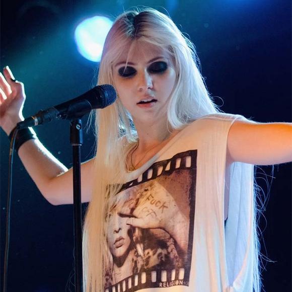 moms3n's profile picture. you know what? the problem with rich people is that i am not one