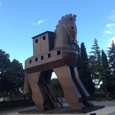 IG: Trollszz | What the fuck is twitter