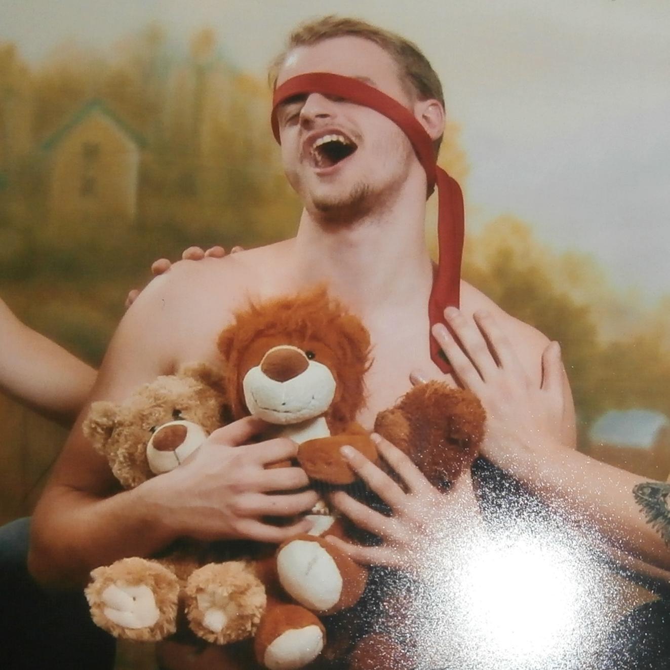 ricardsgerlins's profile picture. You want to know me, don't look at facebook or dr.lv