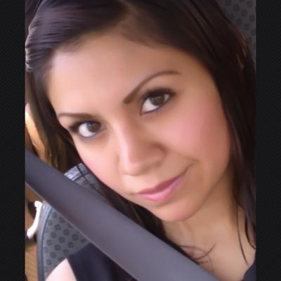 Mamá, Médico, Super heroína, Perfeccionista, Idealista, Obsesiva, Amante de la Medicina. Día a día aprendiendo a ser...