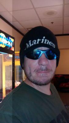 32 male from Tennessee I drive 18 wheeler a flatbedder for crst Malone owner operator I love music traveling no time for drama and bs