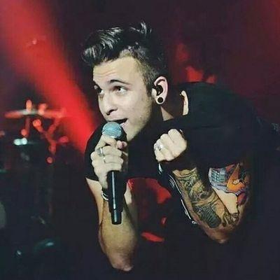 GiuliaSpoltore's profile picture. Tutte queste luci, tutte queste voci. Tu dove sei?