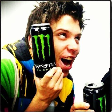 yahir544's profile picture. miro vegetta777 y elrubiusOMG