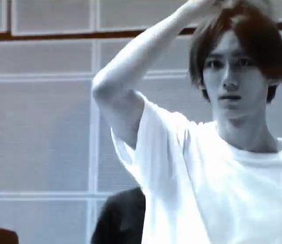 คุยได้ทุกเรื่องแบบไม่ค่อยรู้เรื่อง ㅋ