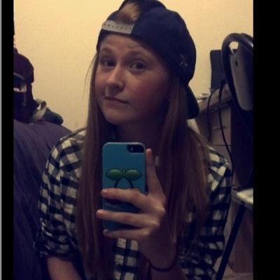 lol you're not Michael Clifford. My name is Steph. Im a dancer, i like many bands, i like food, and black skinny jeans with Band tshirts. Rock&Roll